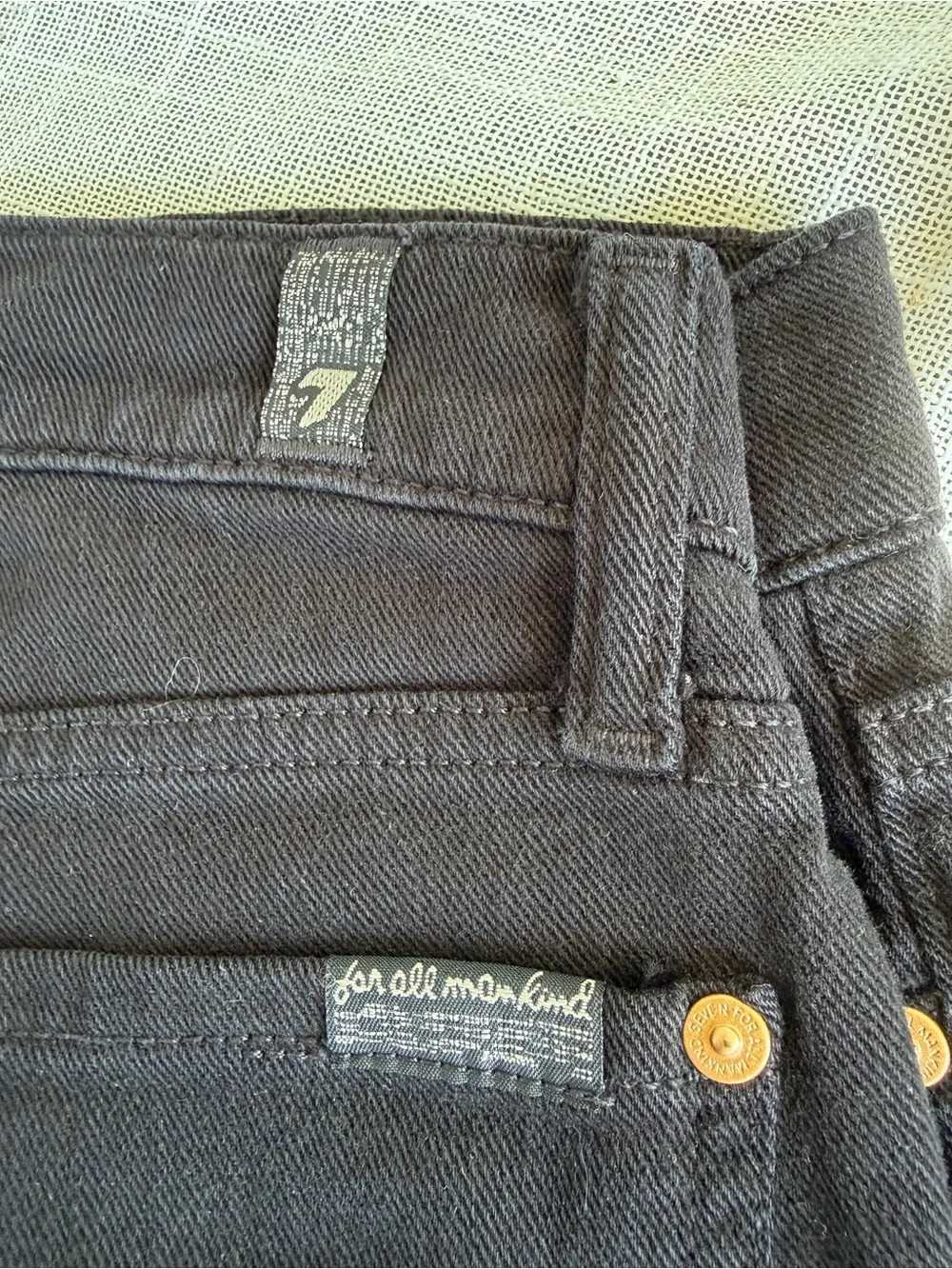 7 For All Mankind Gwenevere Black Ankle Crop Jeans size 28